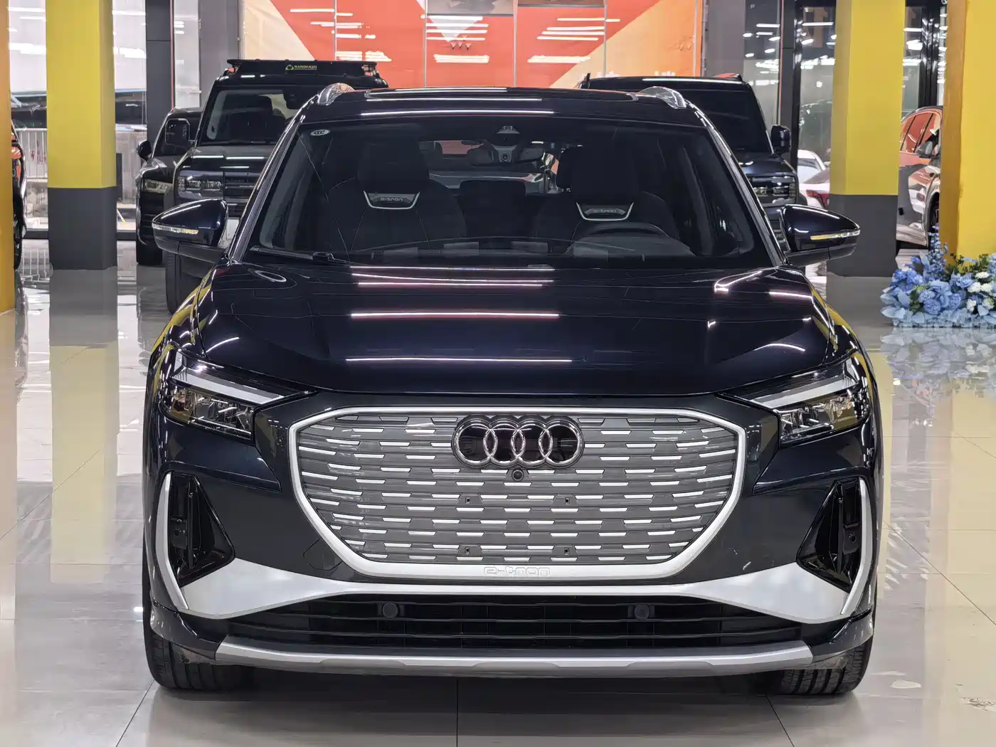 AUDI Q4 E TRON