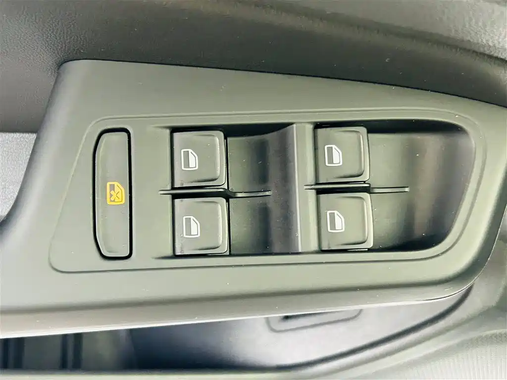 Volkswagen Lamando 2017 280TSI DSG Comfort Edition фото 18