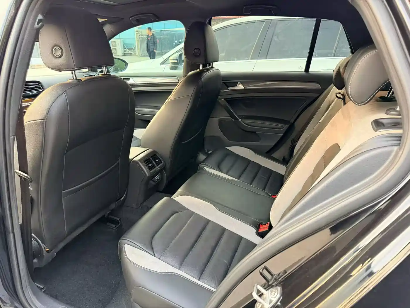 Volkswagen Golf 2020 280TSI DSG R-Line фото 8