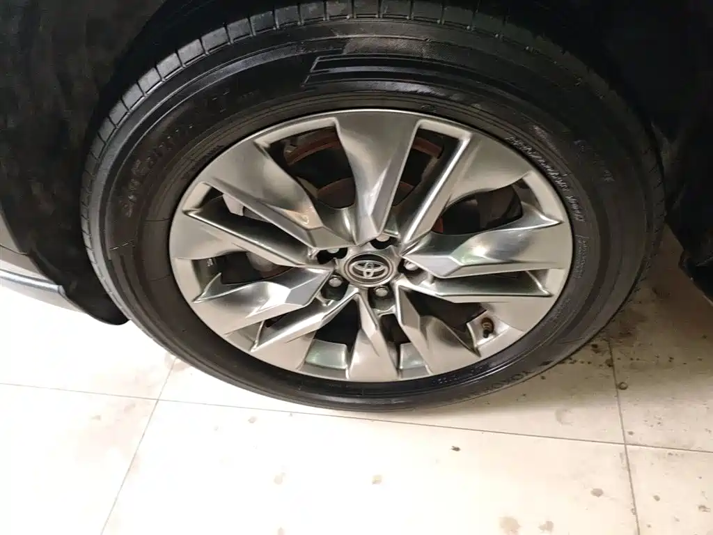 Toyota Wildlander 2022 2.0L CVT FWD Luxury PLUS Edition фото 25