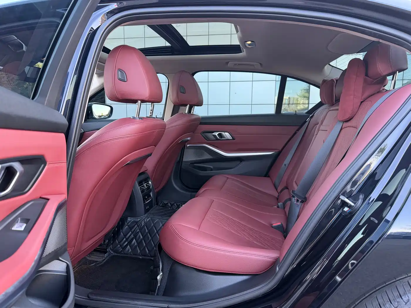 BMW 3 Series 2023 320Li M Sport Package фото 8