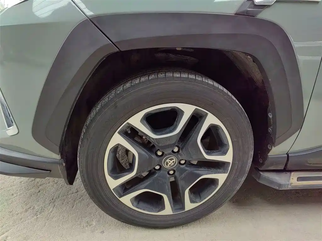 Toyota RAV4 Rongfang 2020 2.0L CVT 4WD Premium Edition фото 21