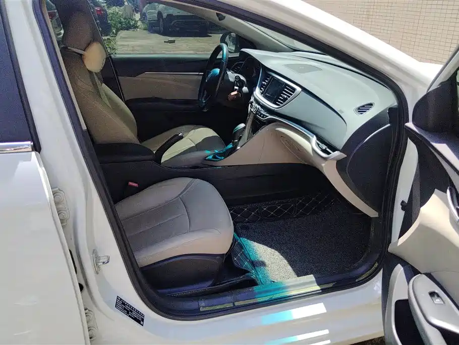Buick Excelle 2018 15T Dual Clutch Elite (China V) фото 8