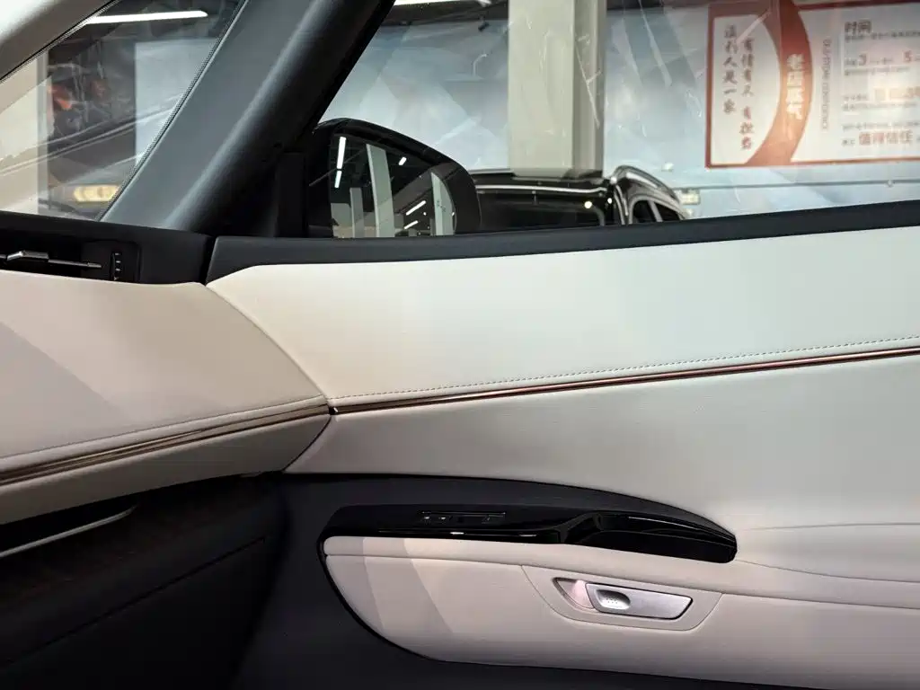 Lexus LM 2026 2025 Model 500h Six-Seater Prestige Edition