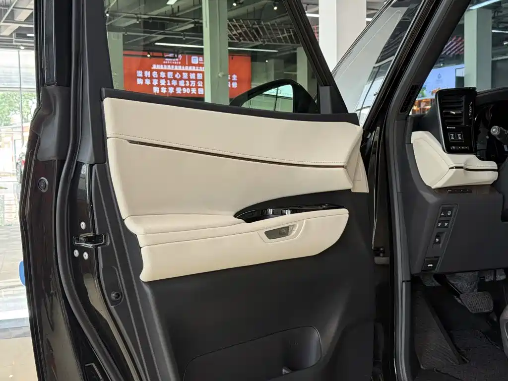Lexus LM 2026 2025 Model 500h Six-Seater Prestige Edition