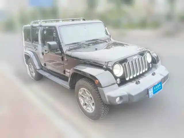 Jeep Wrangler 2015 3.0L Sahara 4-Door Comfort Edition — фото 3
