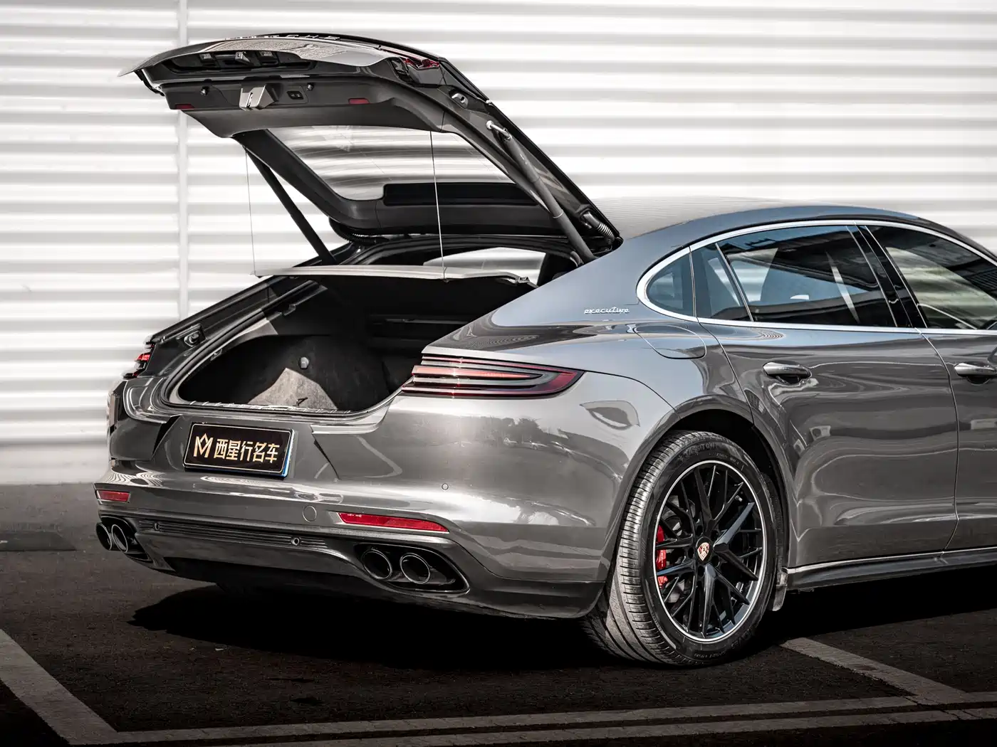 Porsche Panamera 2017 Panamera Executive Long Wheelbase 3.0T фото 4