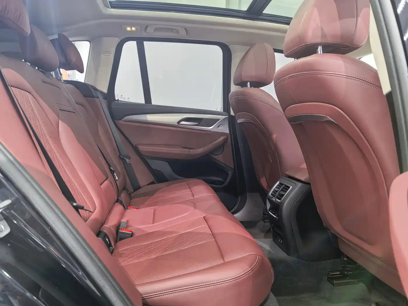 BMW iX3 2022 Innovation Leader фото 19