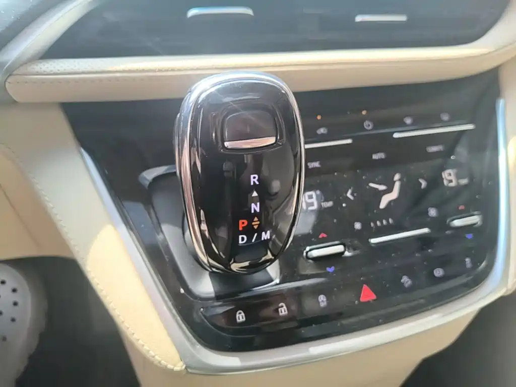 Фото 14 - Buick GL8