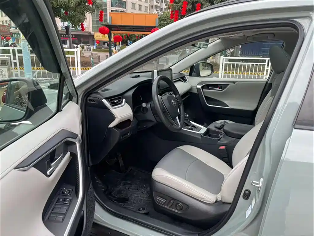 Toyota RAV4 Rongfang 2020 2.0L CVT 4WD Premium Edition фото 14