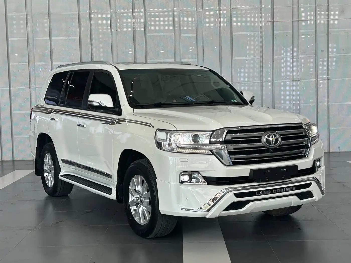 Toyota Land Cruiser (Import) фото 2