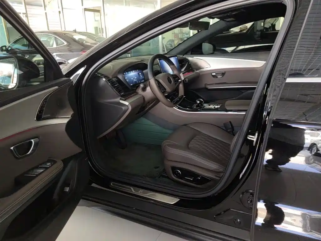 BYD Han 2025 DM-i 125KM Premium фото 16