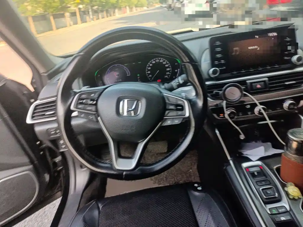 Фото 11 - Honda Accord