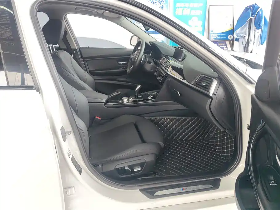BMW 3 Series 2019 320Li M Sport Package фото 8