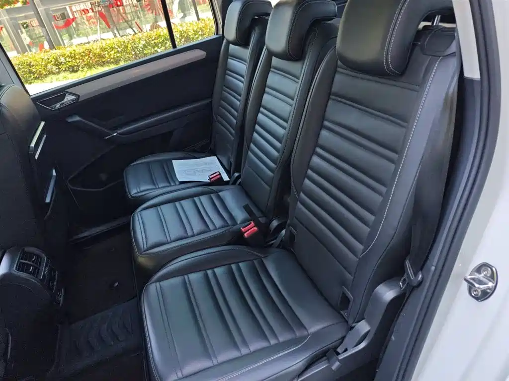 Volkswagen Touran 2018 Touran L 280TSI DSG Comfort 7-seater China V фото 15
