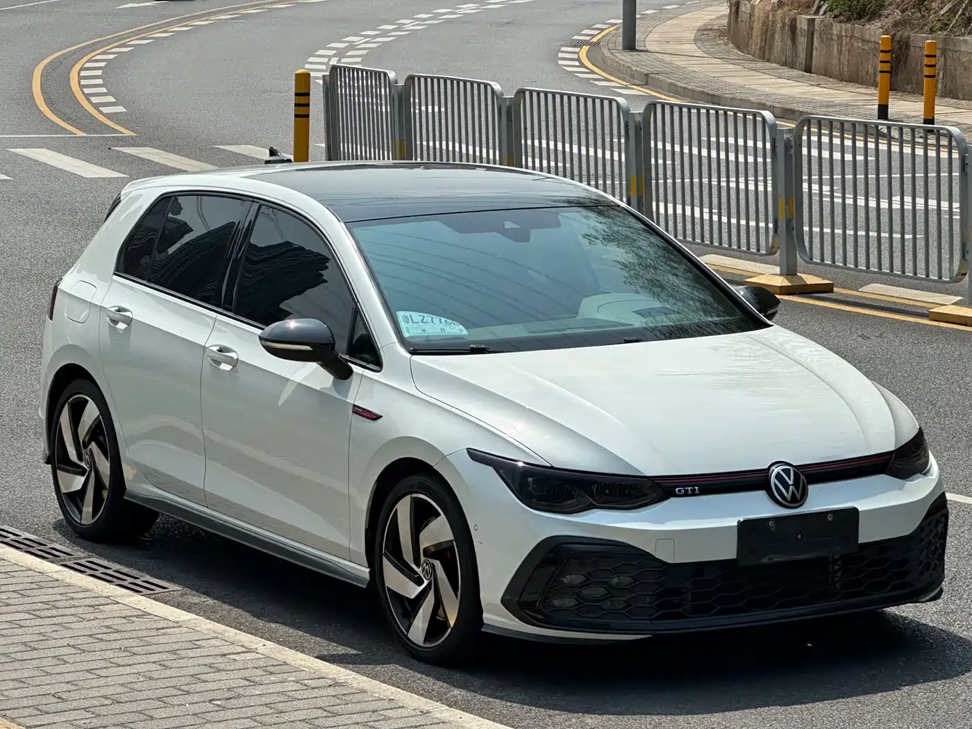 VOLKSWAGEN GOLF GTI