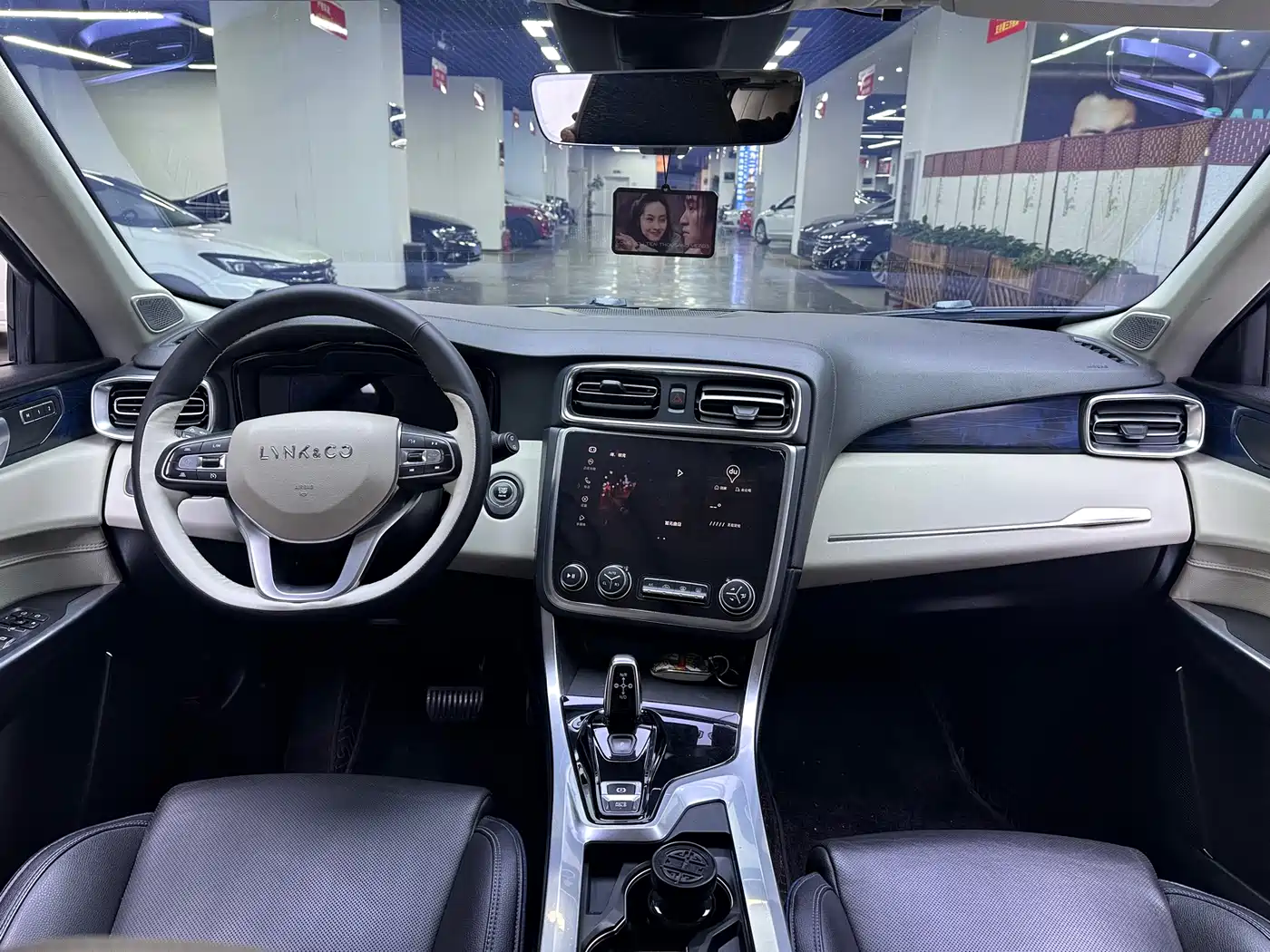 Lynk & Co 01 2019 2.0T 2WD Pro Edition China V фото 5