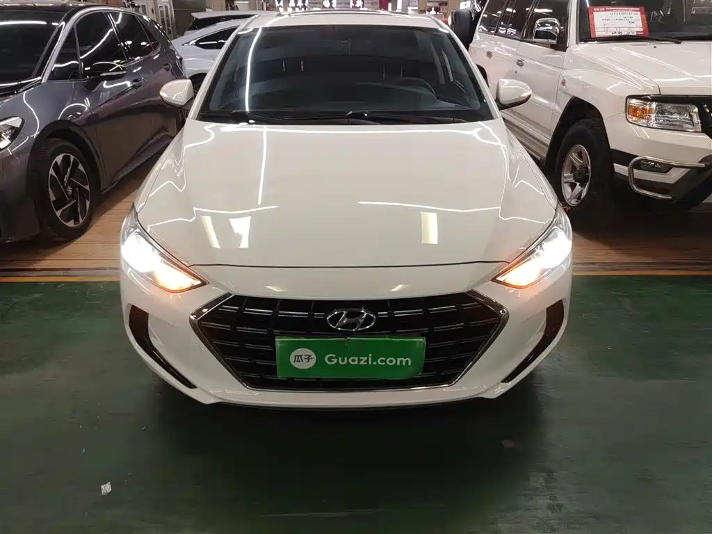 Hyundai Elantra 2020 1.5L CVT Smart Style·Elite фото 3
