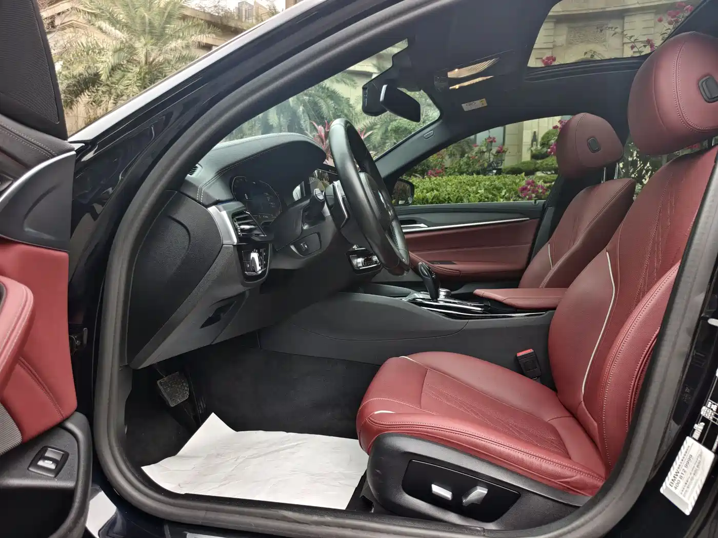 BMW 5 Series 2023 530Li Leading M Sport Package фото 9
