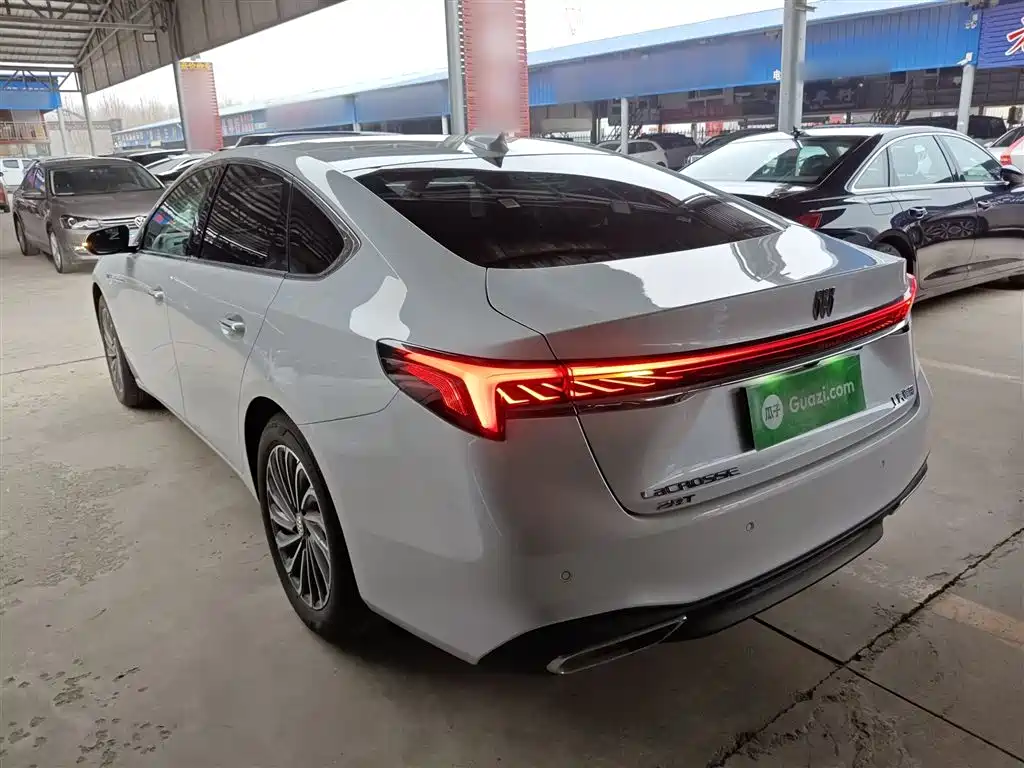 Buick LaCrosse 2023 28T Premium Edition фото 23