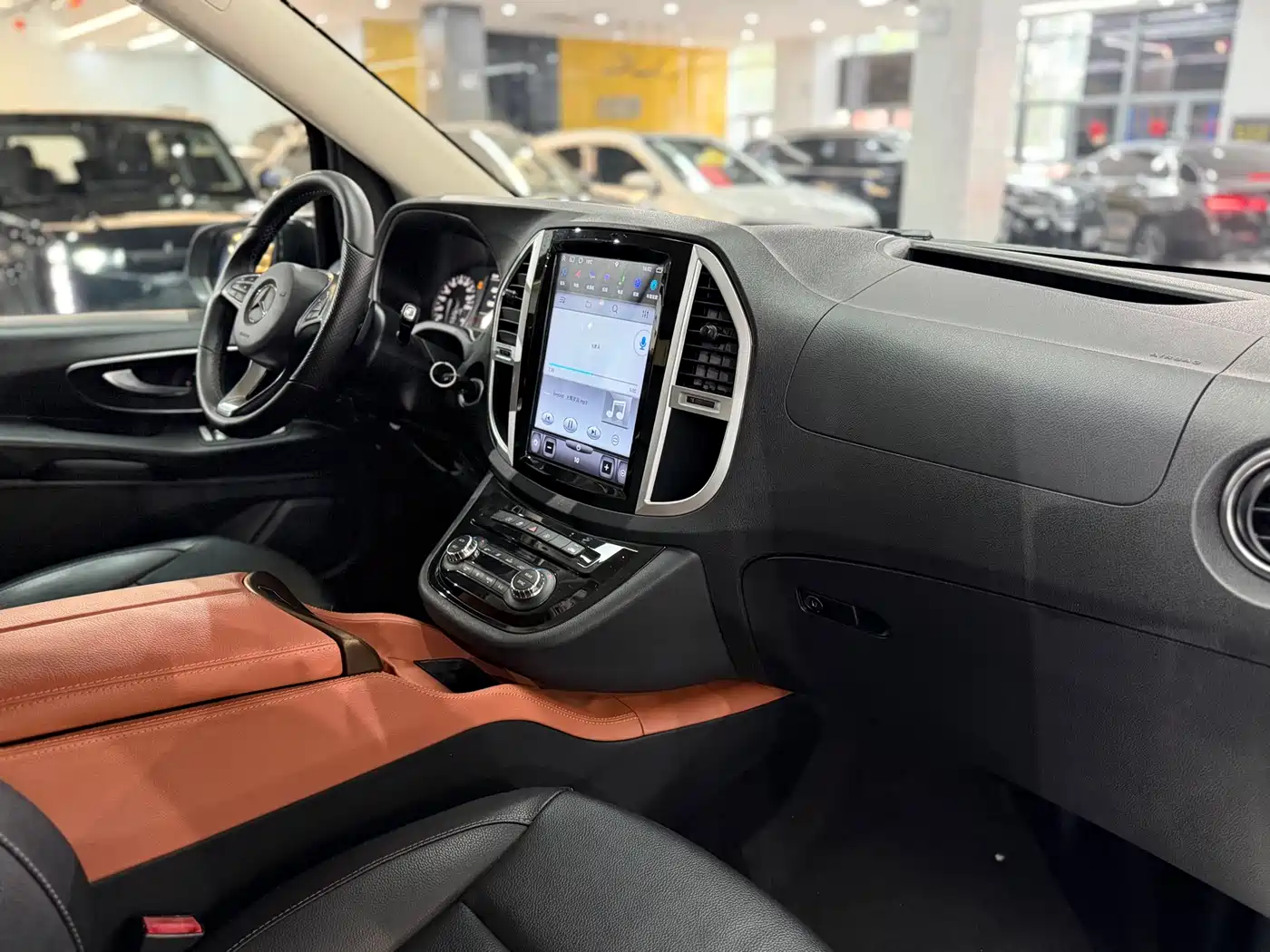 Mercedes-Benz Vito 2018 2.0T Business Edition China VI фото 12