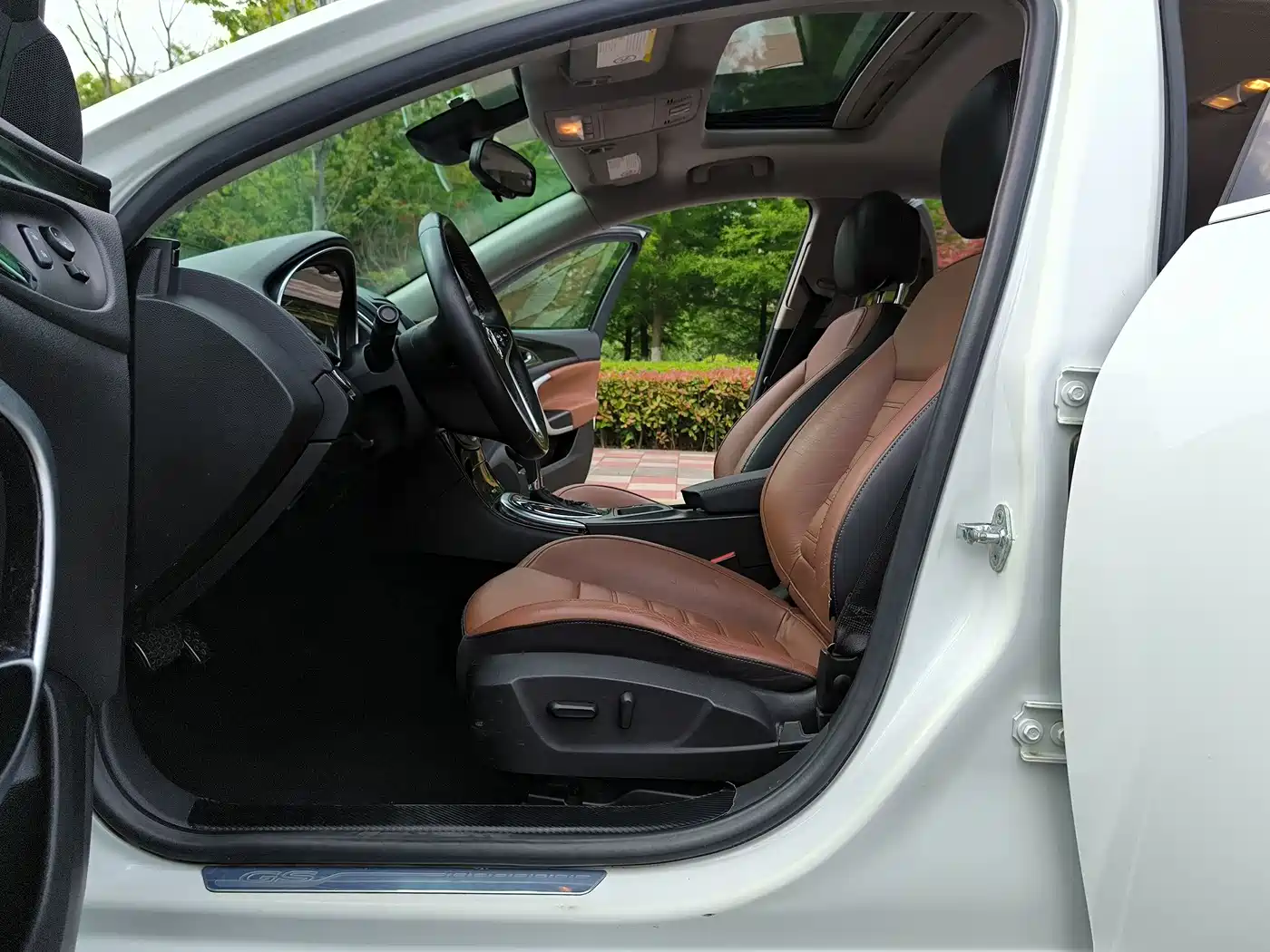 صورة 6 - Buick Regal