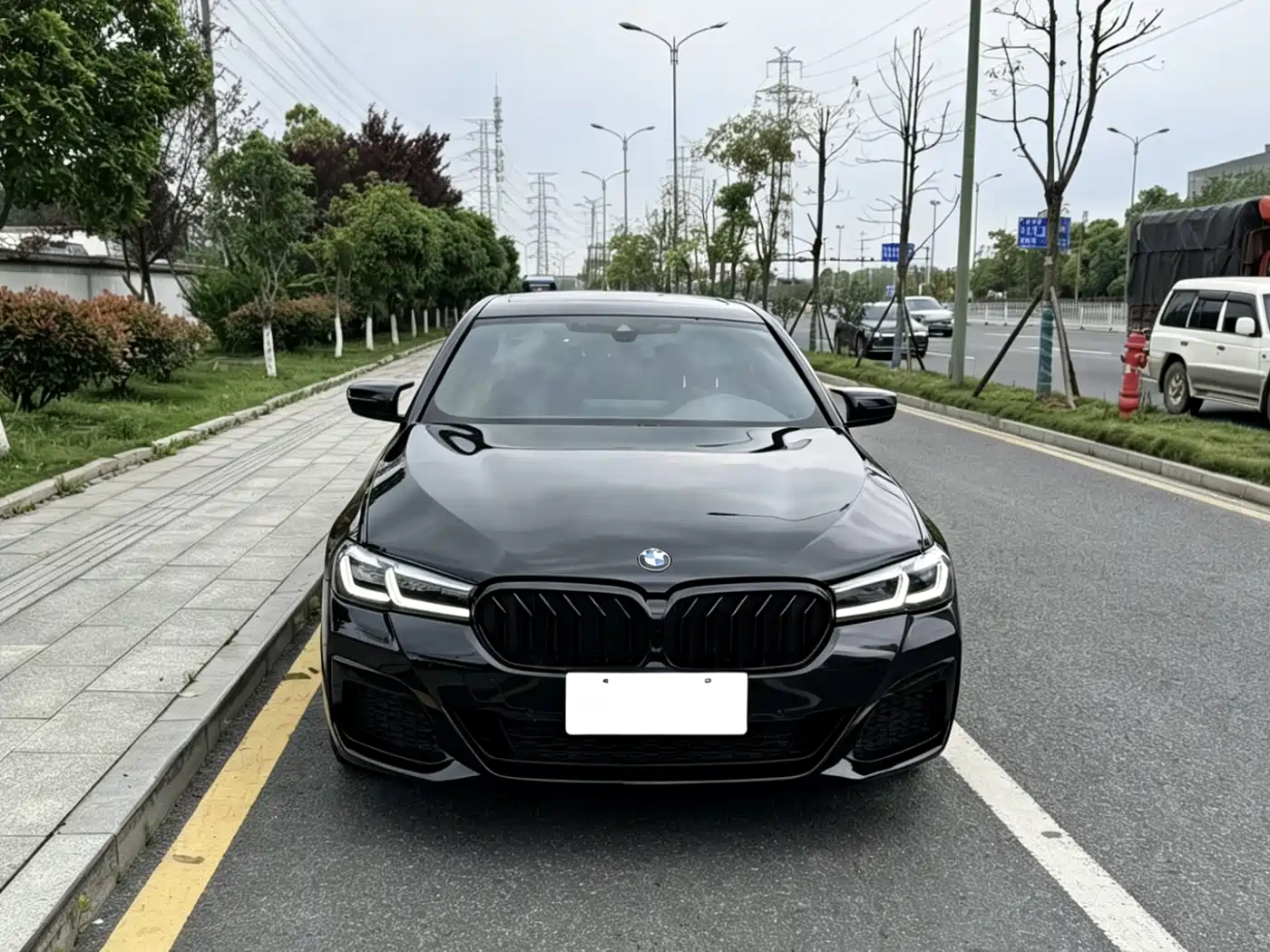 BMW 5 Series 2022 Facelift 530Li Leading M Sport Package фото 2
