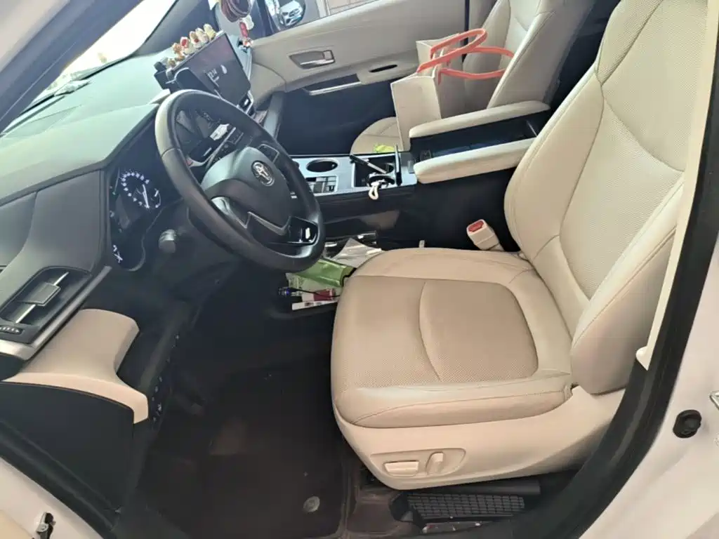 Toyota Sienna 2025 2024 2.5L Hybrid 4WD Premium Edition