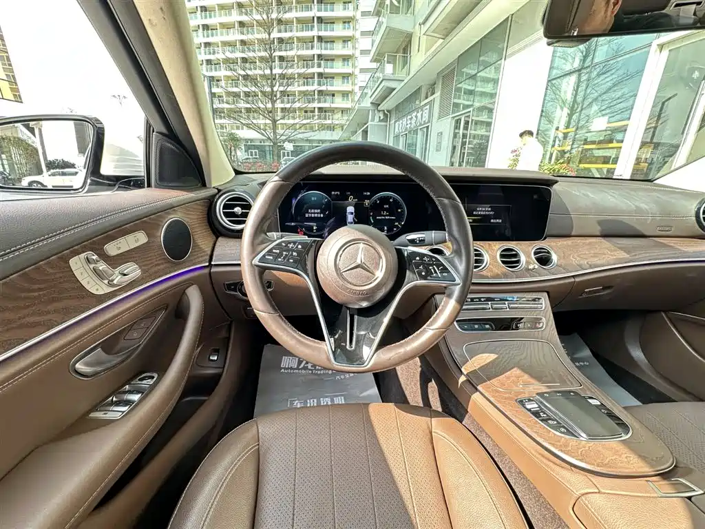 Mercedes-Benz E-Class 2023 E 300 L Fashion фото 14
