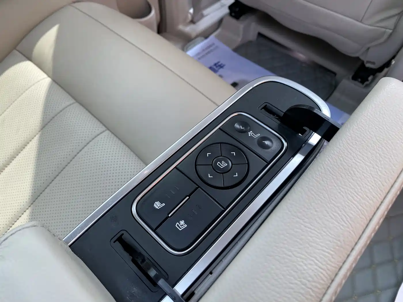 GAC Trumpchi Trumpchi M8 2018 320T Premium Edition фото 10