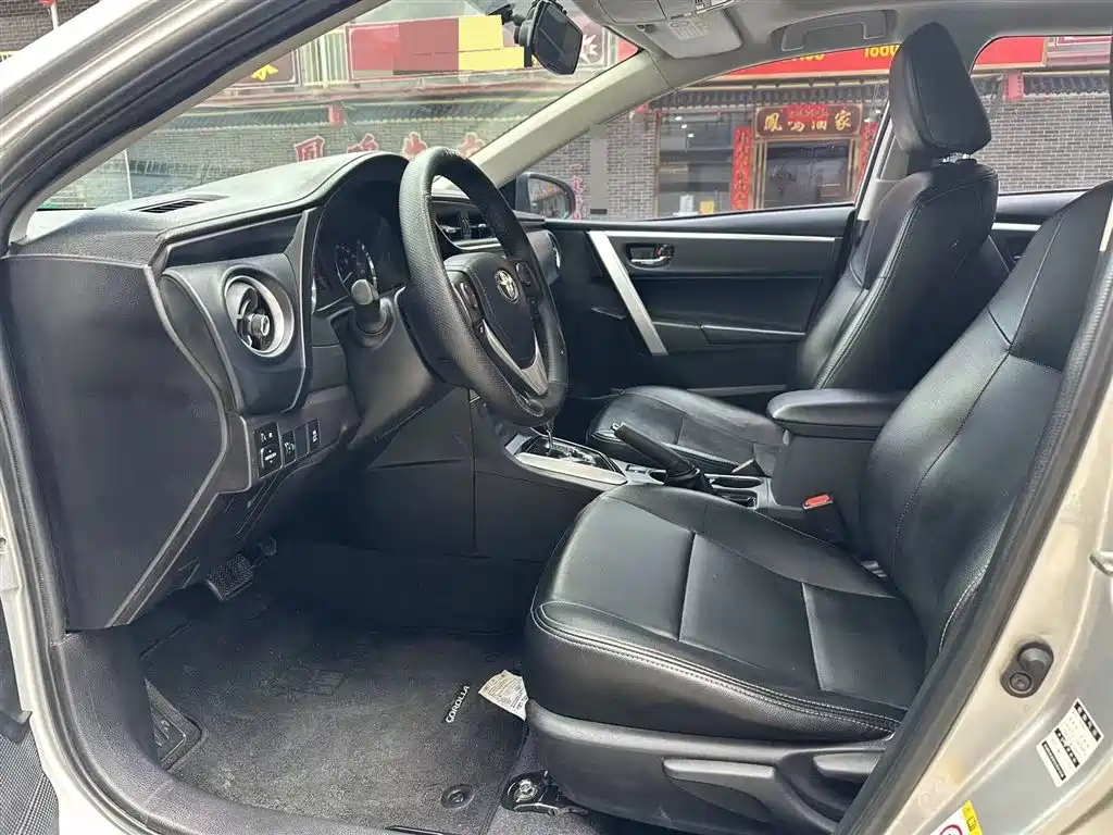 Toyota Corolla 2017 1.2T CVT GL-i Leather Special Edition фото 4
