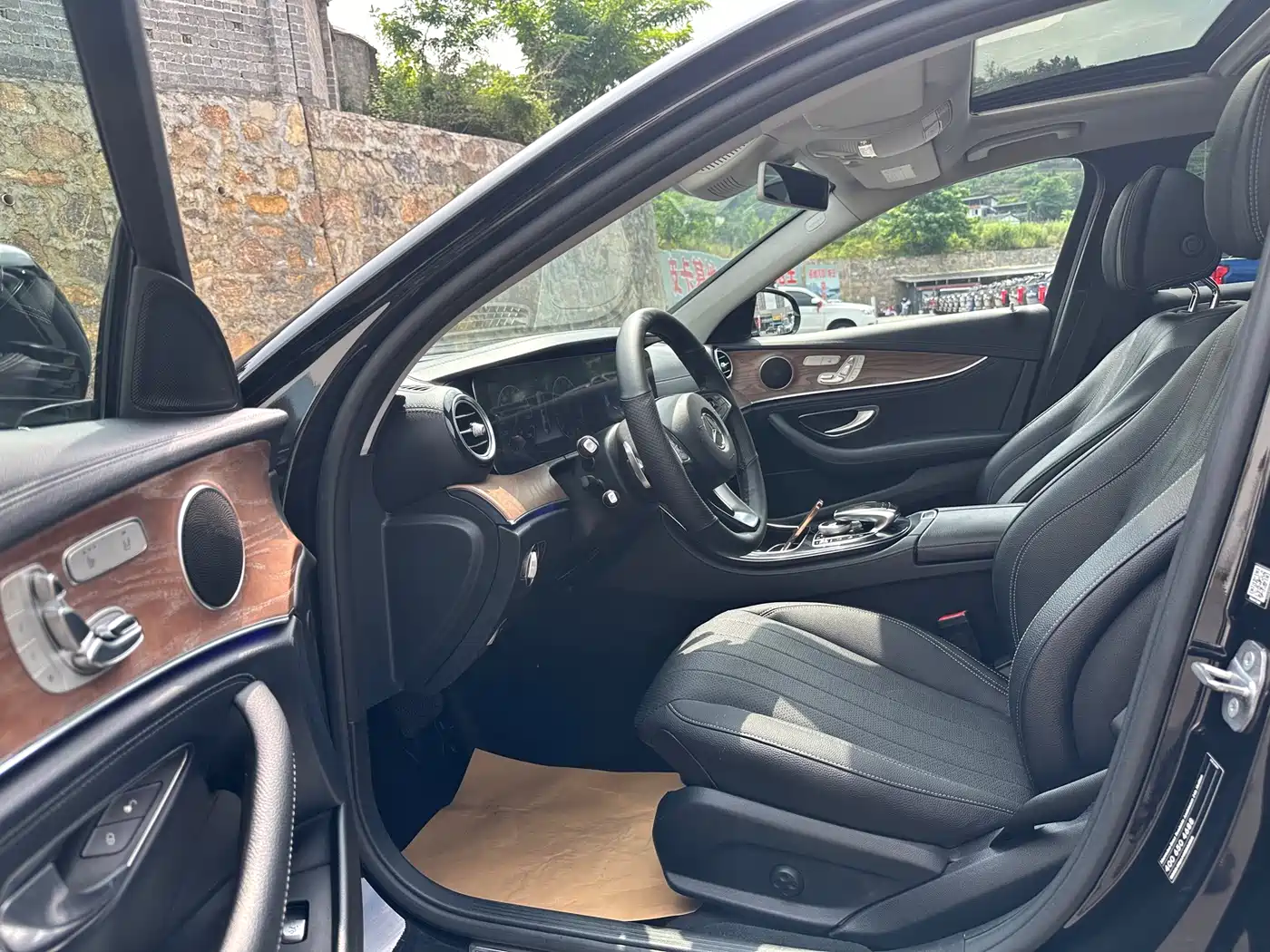 Mercedes-Benz E-Class 2016 E 300 L Fashion Type фото 4