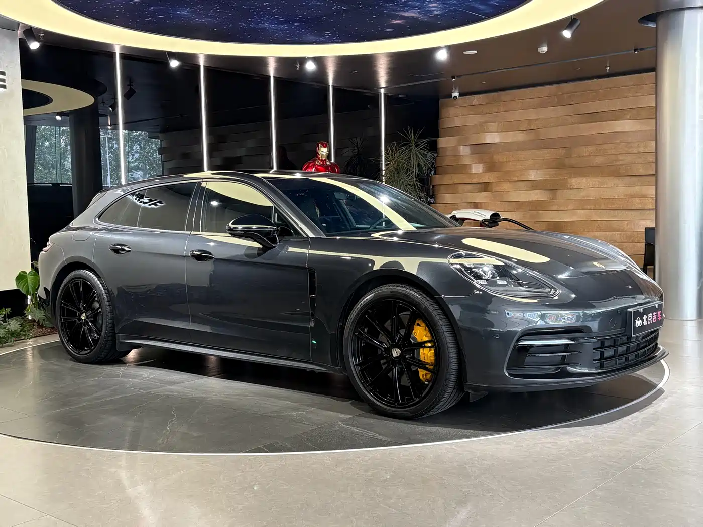 Porsche Panamera 2017 Panamera 4 Sport Turismo 3.0T фото 3