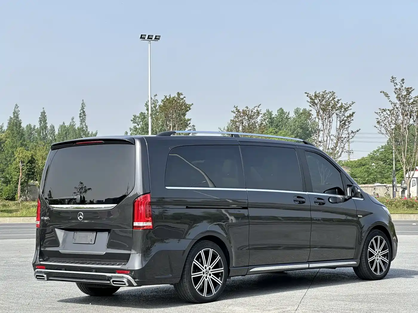 Mercedes-Benz V-Class 2022 V 260 L Long Wheelbase Luxury Edition фото 6