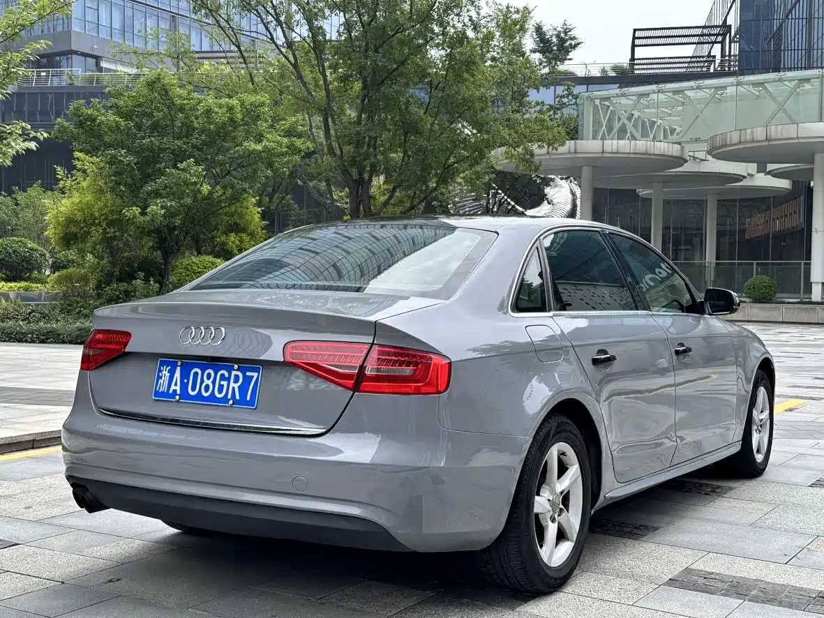 Audi A4L 2013 35 TFSI Automatic Standard фото 4
