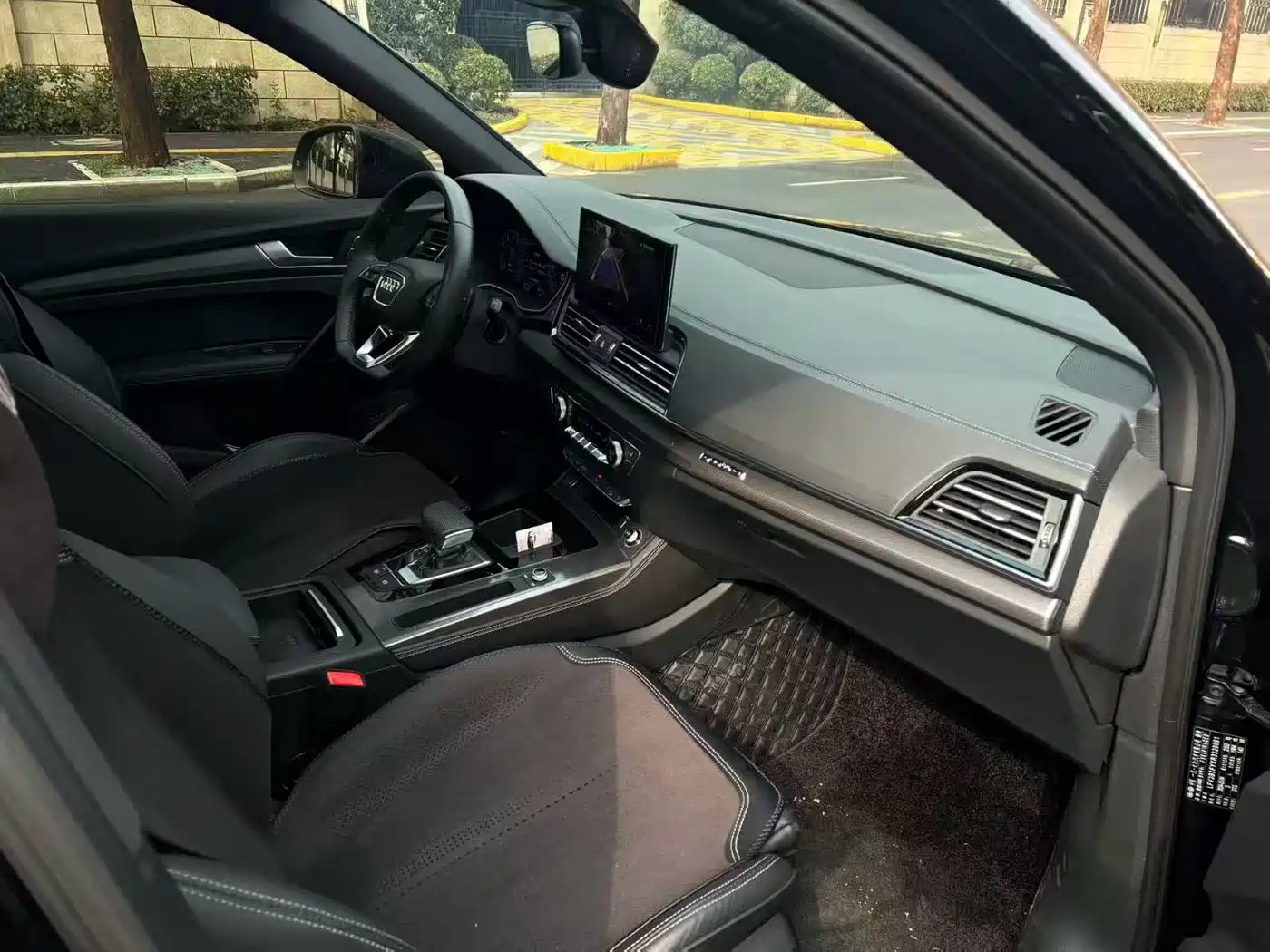 Audi Q5L 2024 Model 40 TFSI Luxury Dynamic фото 6
