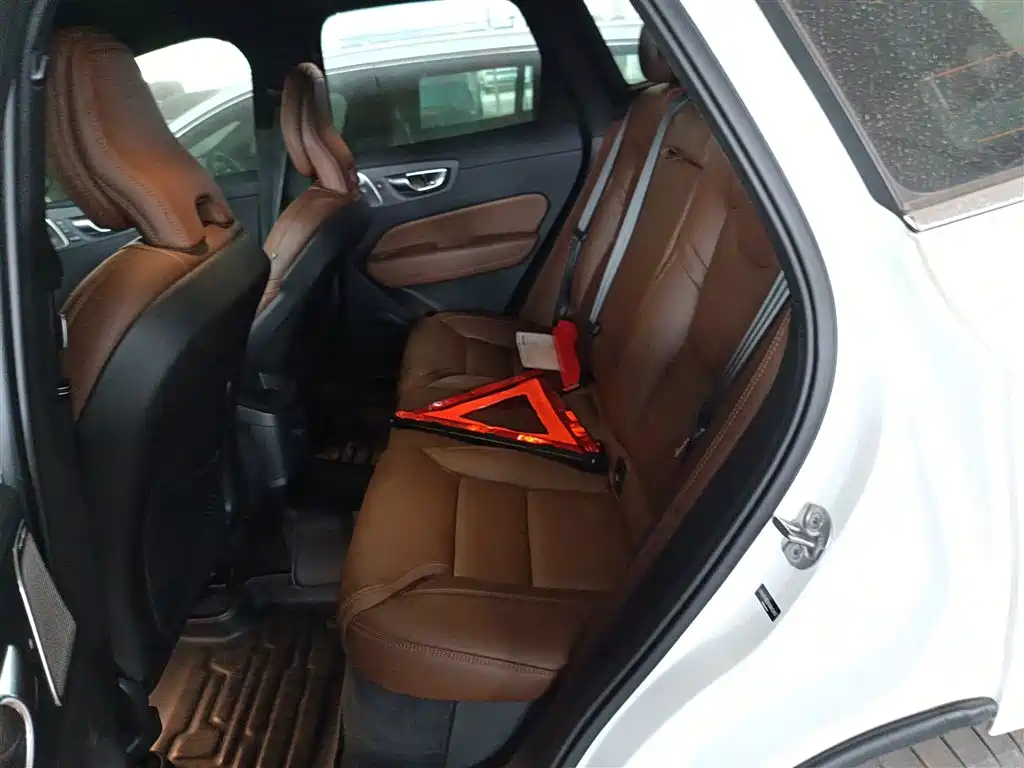 Volvo XC60 Plug-in Hybrid 2024 2025 Plug-in Hybrid Long Range AWD Zhiya Luxury Edition
