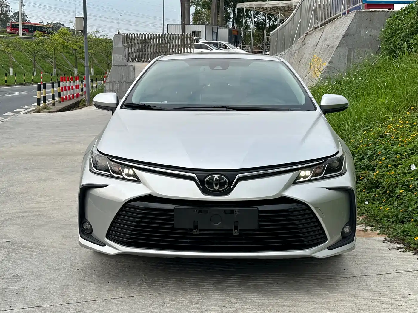 Toyota Corolla 2019 1.2T S-CVT GL-i Luxury Edition фото 2