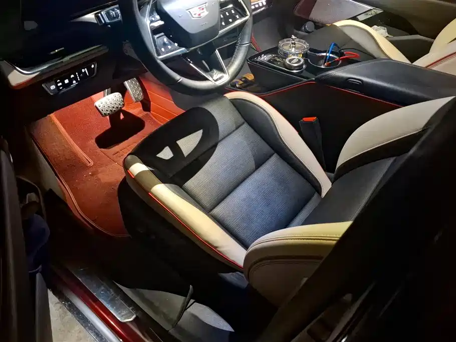 Cadillac GT4 2023 28T Platinum Edition фото 9