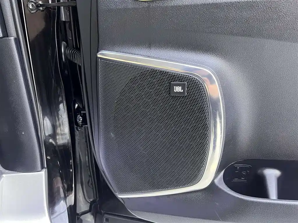 Toyota Alphard 2023 Dual Hybrid 2.5L Ultimate Gold Edition фото 26