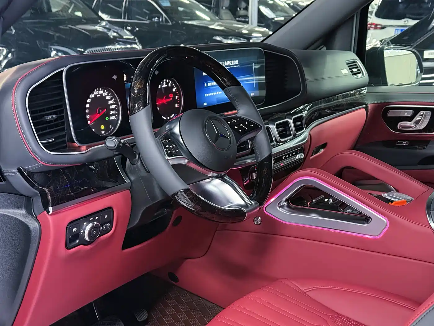 Mercedes-Benz Vito 2024 2.0T Business 7-Seater фото 2