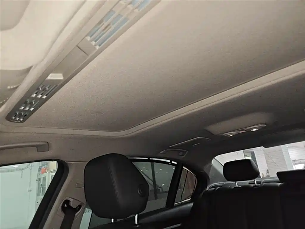 BMW 3 Series 2016 320Li Fashion Model фото 18