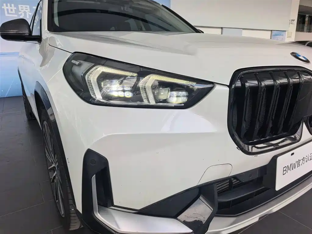 Фото 10 - BMW X1