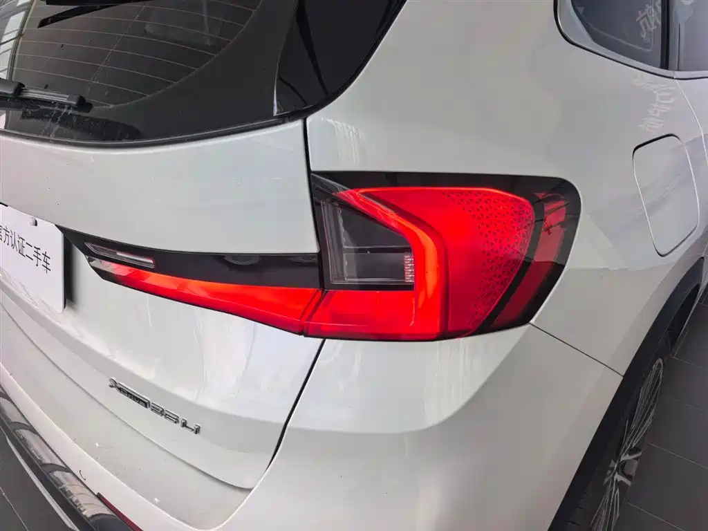 Фото 12 - BMW X1