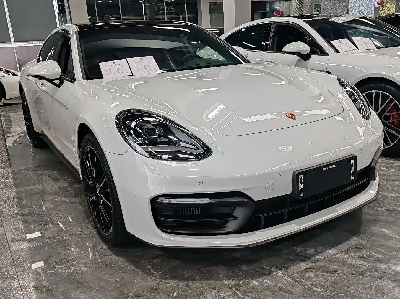PORSCHE PANAMERA