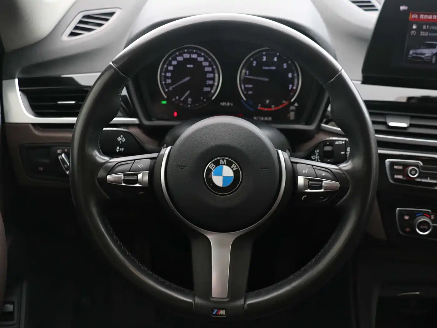 BMW X1 2021 sDrive25Li Leading фото 9