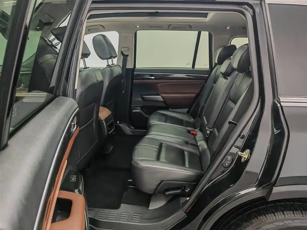 GAC Trumpchi Trumpchi GS8 2017 320T 2WD Luxury Smart Connect (7-seater) фото 15
