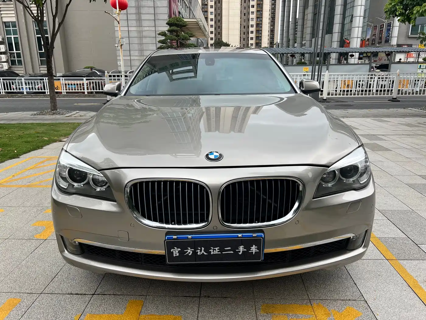 BMW 7 Series 2009 Model 740Li Leading Edition