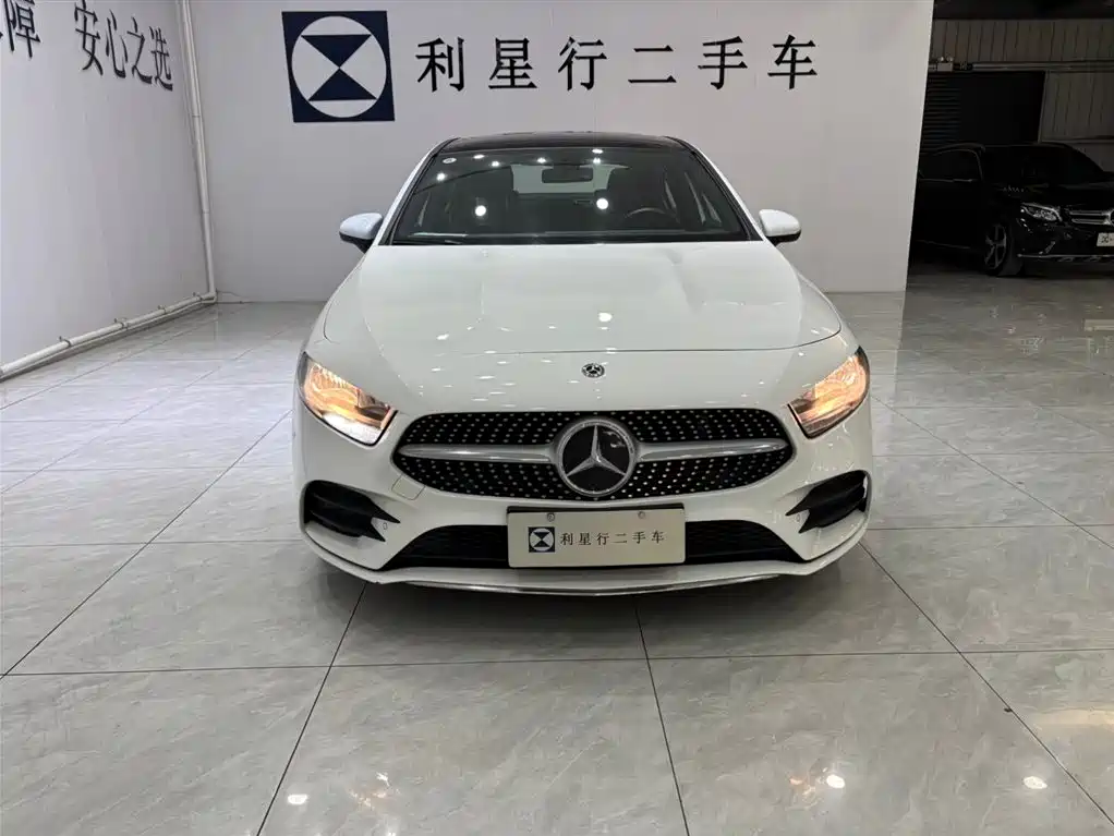 Mercedes-Benz A-Class 2019 A 180 L Sport Sedan фото 17