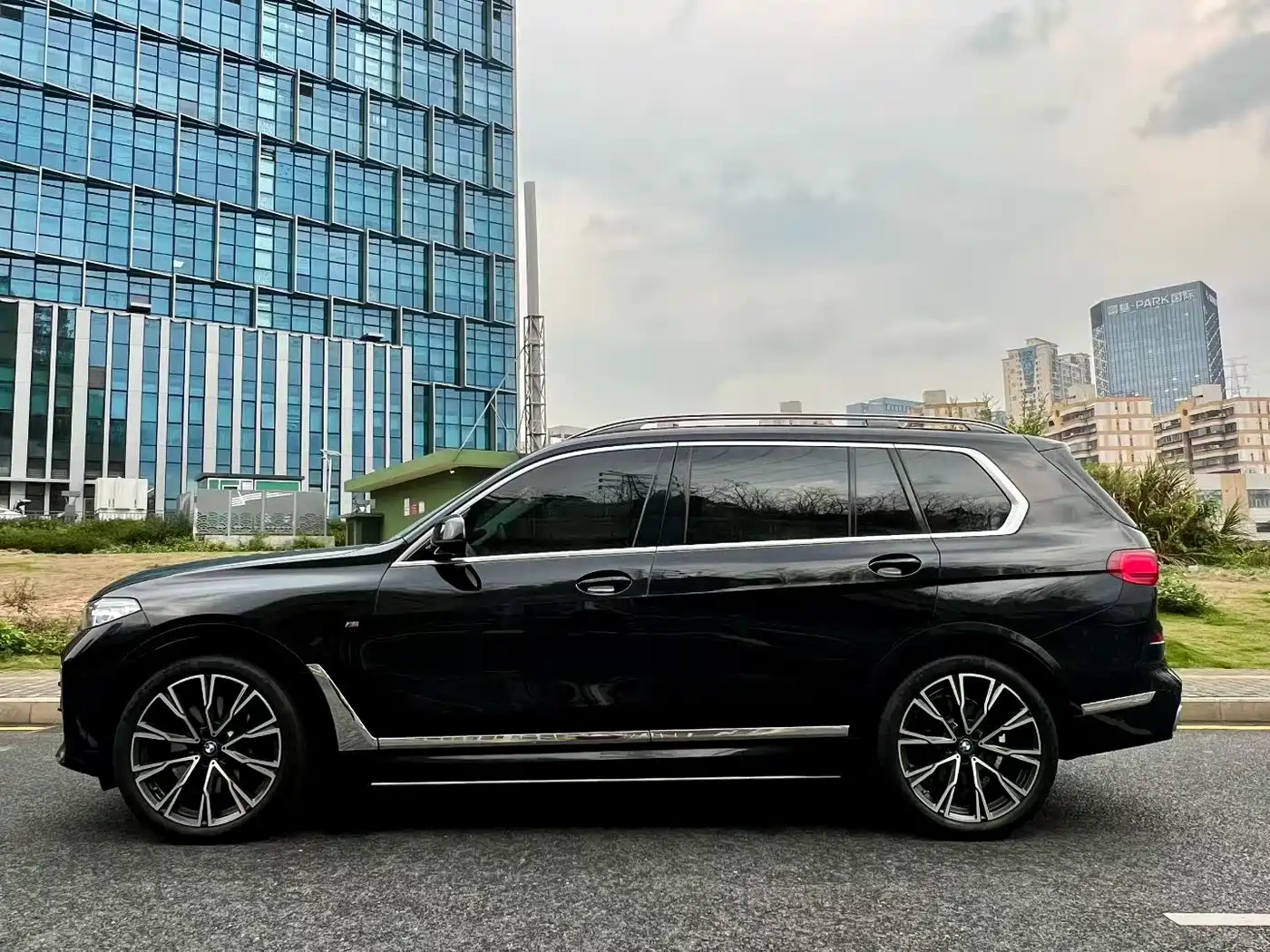 BMW X7 2021 xDrive40i Executive M Sport Package фото 3